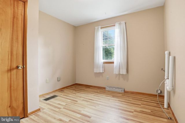 498 MIDDLETOWN RD, Hummelstown, PA 17036