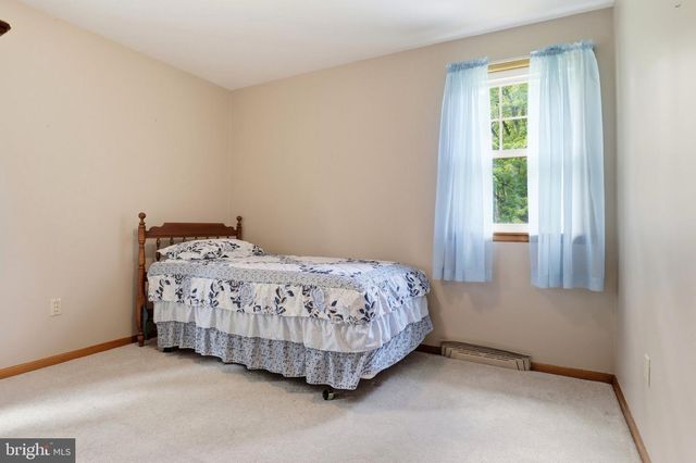 498 MIDDLETOWN RD, Hummelstown, PA 17036