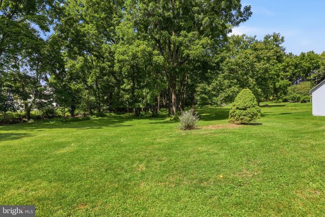 498 MIDDLETOWN RD, Hummelstown, PA 17036