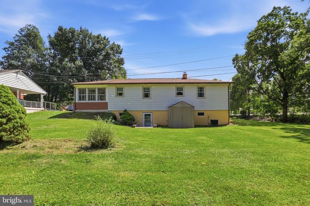 498 MIDDLETOWN RD, Hummelstown, PA 17036