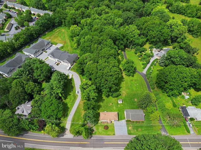 498 MIDDLETOWN RD, Hummelstown, PA 17036
