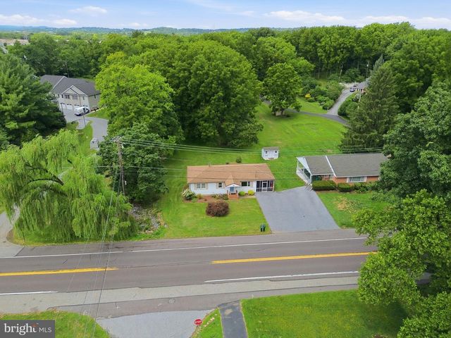 498 MIDDLETOWN RD, Hummelstown, PA 17036