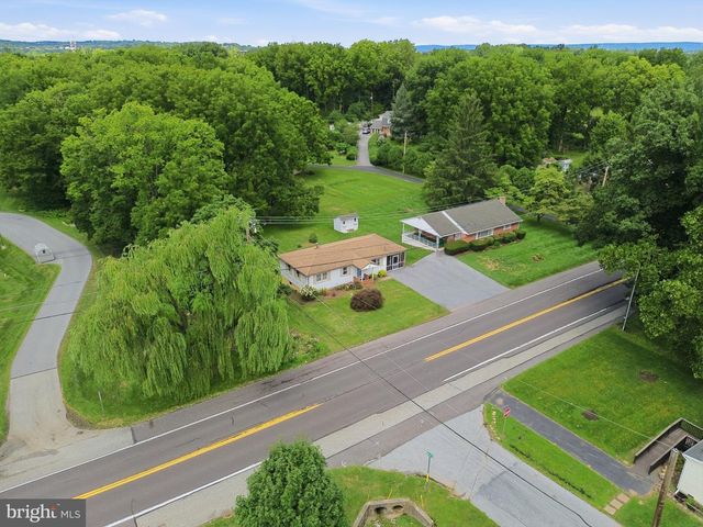 498 MIDDLETOWN RD, Hummelstown, PA 17036
