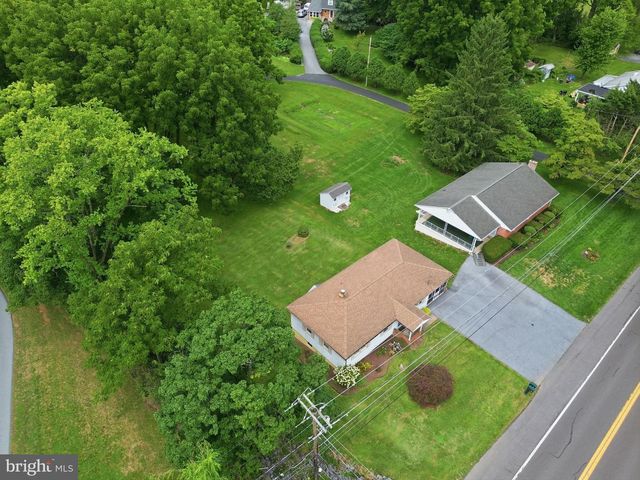 498 MIDDLETOWN RD, Hummelstown, PA 17036