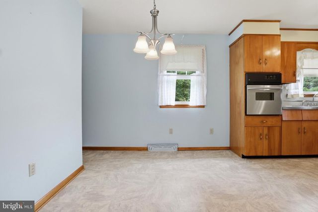 498 MIDDLETOWN RD, Hummelstown, PA 17036