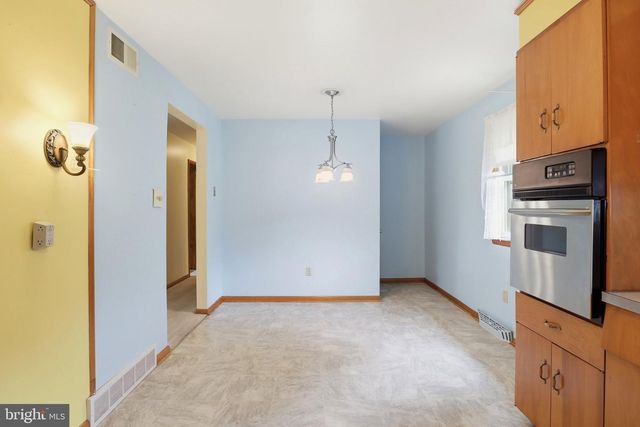 498 MIDDLETOWN RD, Hummelstown, PA 17036