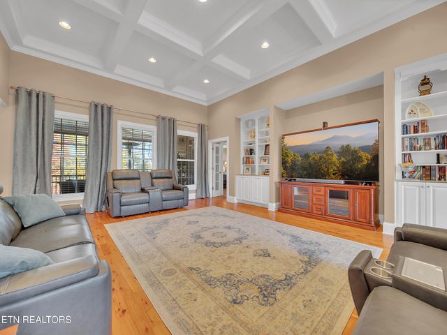 430 Oak Chase Blvd, Lenoir City, TN 37772