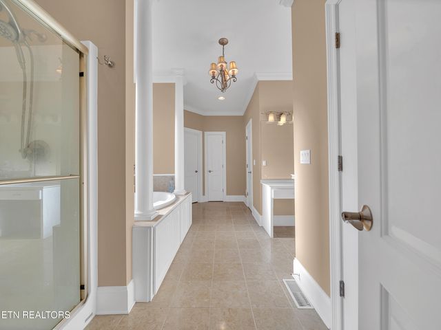 430 Oak Chase Blvd, Lenoir City, TN 37772