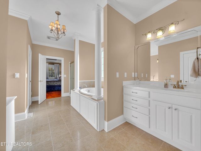 430 Oak Chase Blvd, Lenoir City, TN 37772