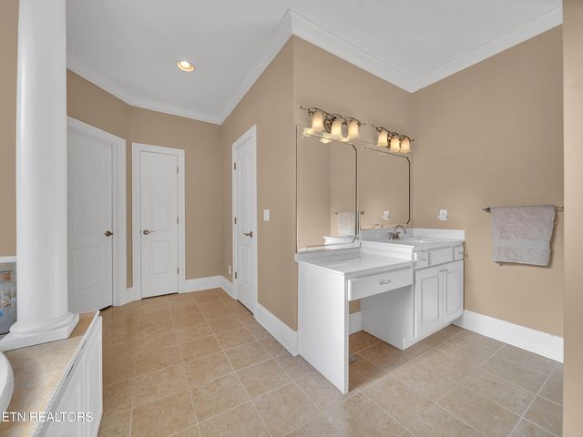 430 Oak Chase Blvd, Lenoir City, TN 37772