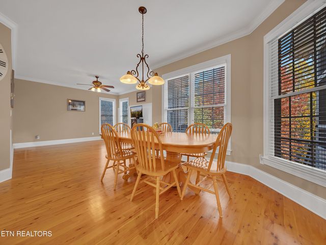 430 Oak Chase Blvd, Lenoir City, TN 37772