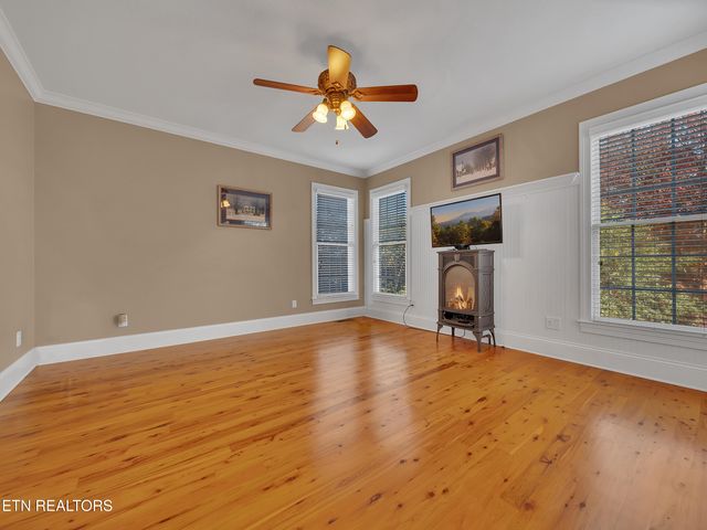 430 Oak Chase Blvd, Lenoir City, TN 37772