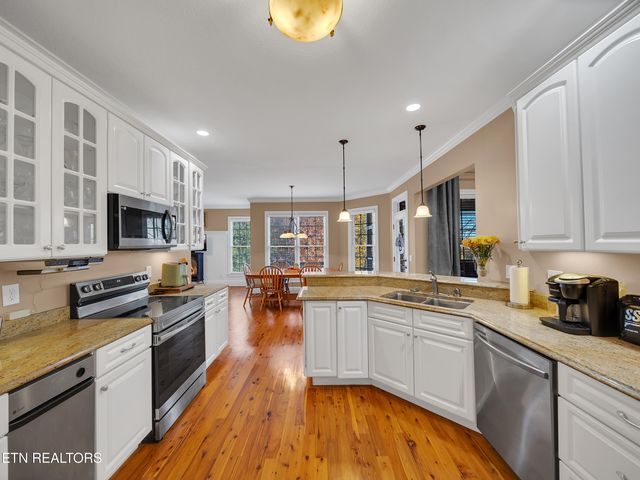 430 Oak Chase Blvd, Lenoir City, TN 37772