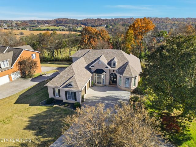 430 Oak Chase Blvd, Lenoir City, TN 37772