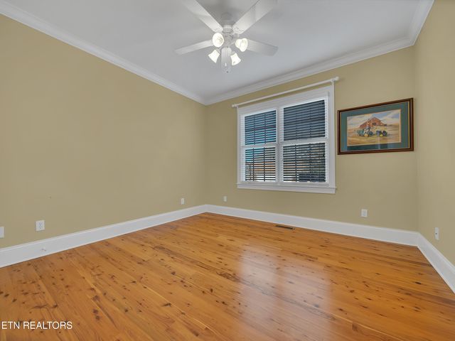 430 Oak Chase Blvd, Lenoir City, TN 37772