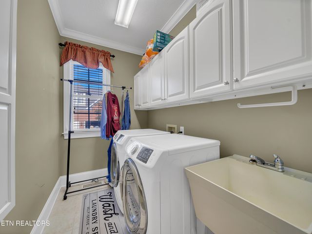 430 Oak Chase Blvd, Lenoir City, TN 37772