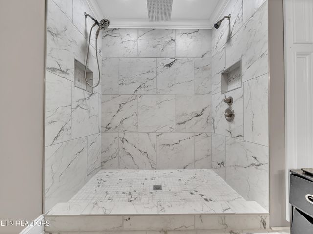 430 Oak Chase Blvd, Lenoir City, TN 37772