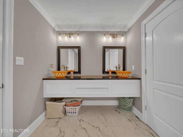 430 Oak Chase Blvd, Lenoir City, TN 37772