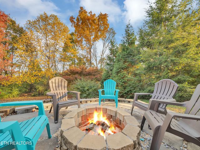 430 Oak Chase Blvd, Lenoir City, TN 37772