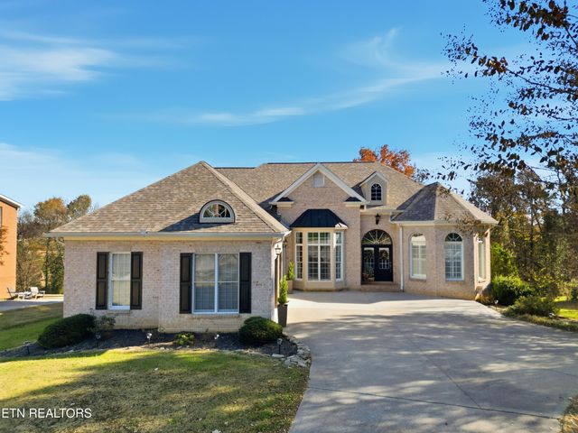 430 Oak Chase Blvd, Lenoir City, TN 37772