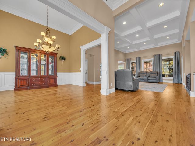 430 Oak Chase Blvd, Lenoir City, TN 37772