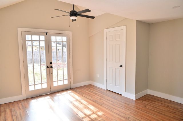 2010 Wesley Drive, Arlington, TX 76012