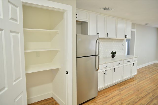 2010 Wesley Drive, Arlington, TX 76012