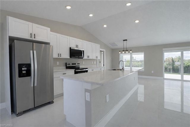 111 NW 19th PL, Cape Coral, FL 33993
