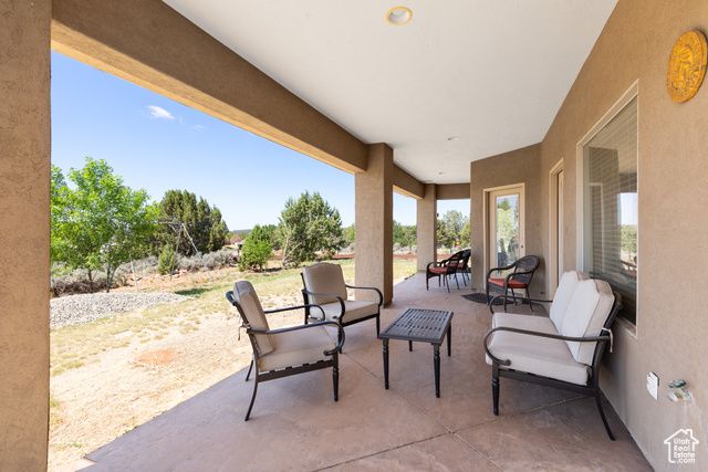 1374 E BIG PINION LN, Apple Valley, UT 84737