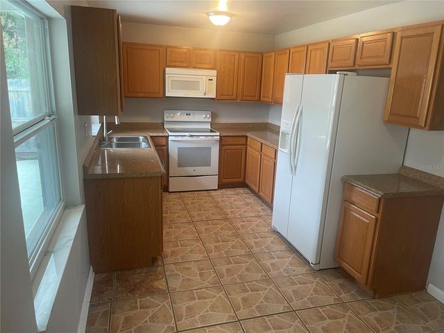 906 ESSEX ROAD, Brandon, FL 33510