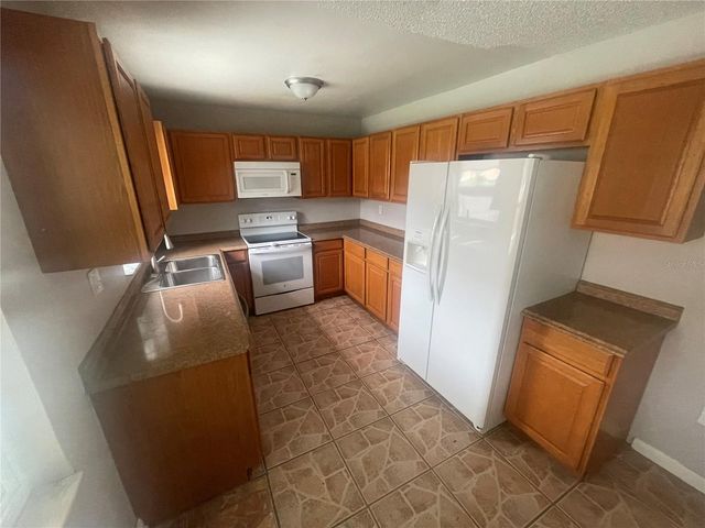 906 ESSEX ROAD, Brandon, FL 33510