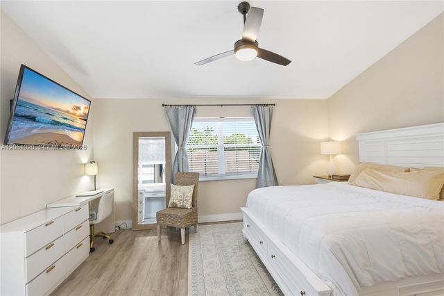 11980 SW 99th Street, Miami, FL 33186