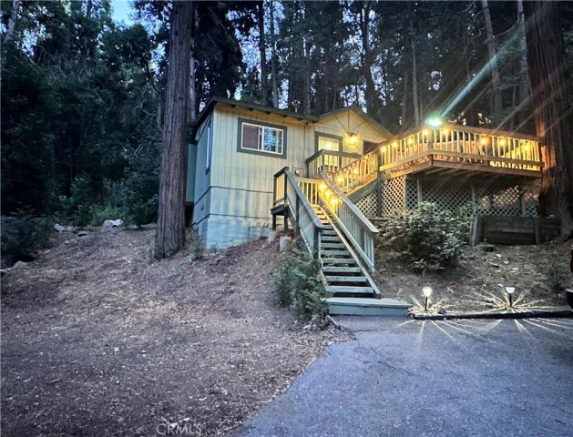 23995 Scenic Dr, Crestline, CA 92325