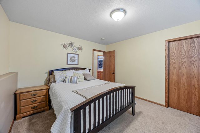 512 9th Street NE, Dilworth, MN 56529