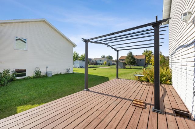 512 9th Street NE, Dilworth, MN 56529