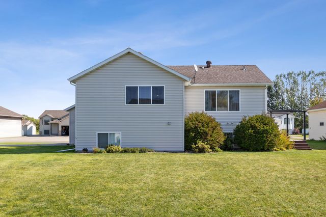 512 9th Street NE, Dilworth, MN 56529