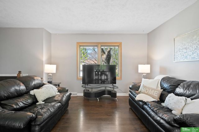 13401 Glenn Street, Omaha, NE 68138