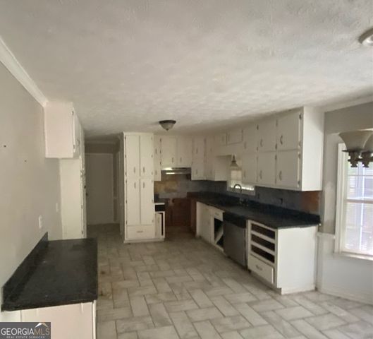 203 Farmbrook Parkway, Stockbridge, GA 30281