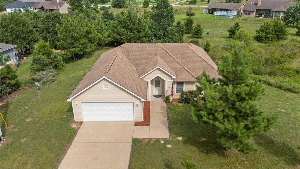 351 Cardinal DR, Paige, TX 78659