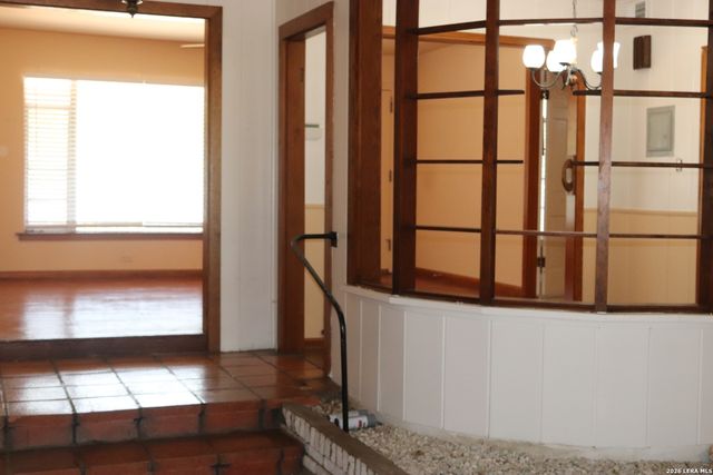 1327 VANDERBILT ST, San Antonio, TX 78210