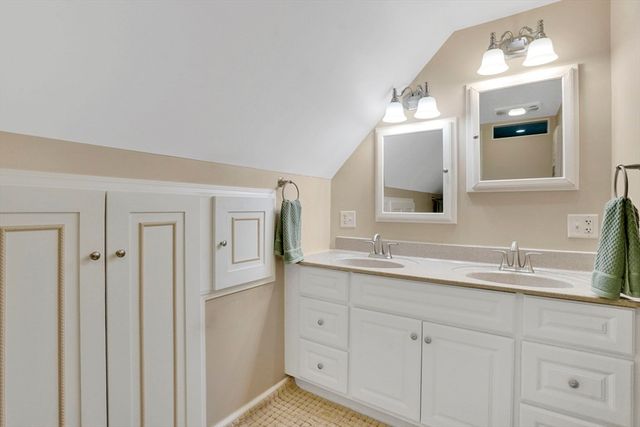 55 Southampton Rd, Westhampton, MA 01027