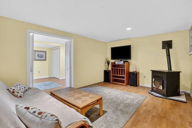 55 Southampton Rd, Westhampton, MA 01027