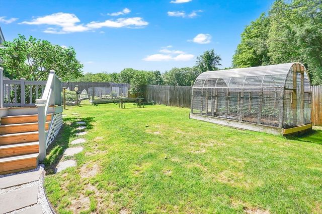 55 Southampton Rd, Westhampton, MA 01027