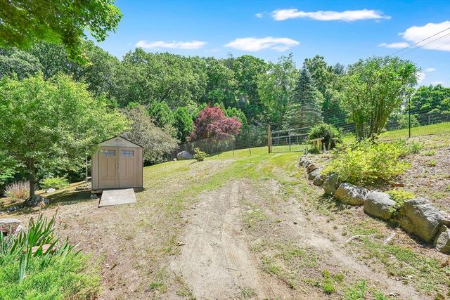 55 Southampton Rd, Westhampton, MA 01027