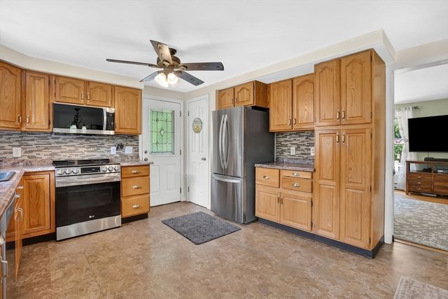 55 Southampton Rd, Westhampton, MA 01027