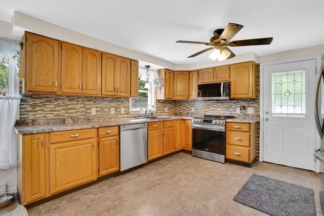 55 Southampton Rd, Westhampton, MA 01027
