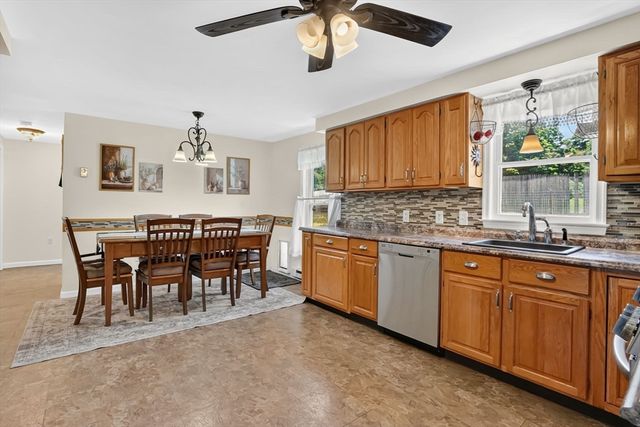 55 Southampton Rd, Westhampton, MA 01027