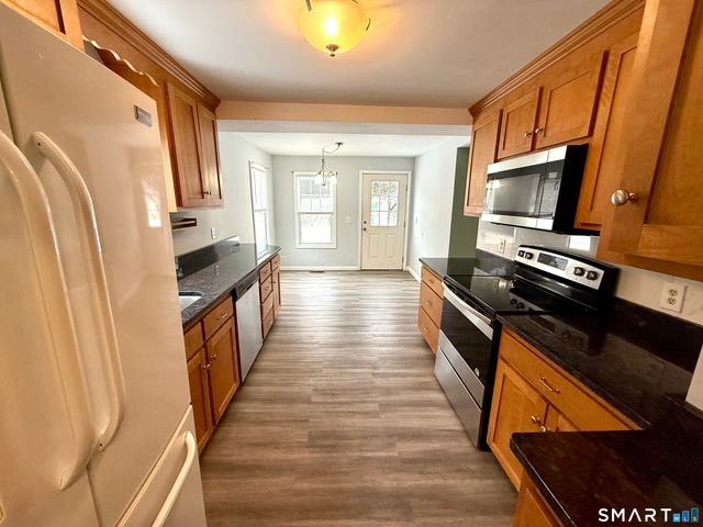 42 Wells Avenue, Shelton, CT 06484