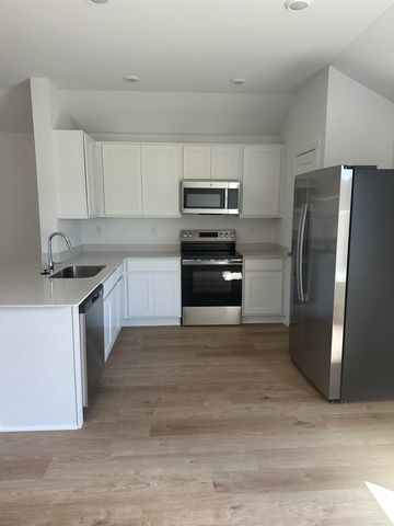 8001 Chesapeake Trail, Bauxite, AR 72011