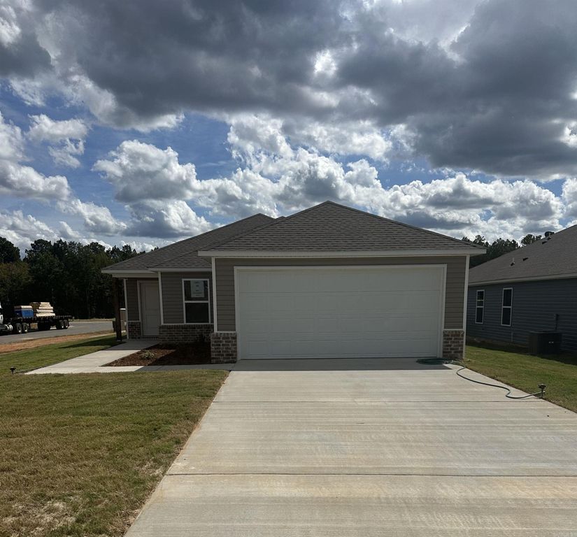 8001 Chesapeake Trail, Bauxite, AR 72011